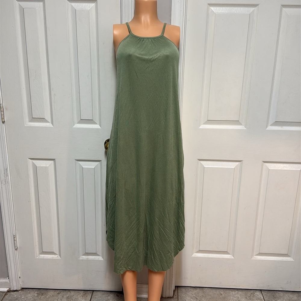 MRT 1030 Elegant Green Sleeveless Dress